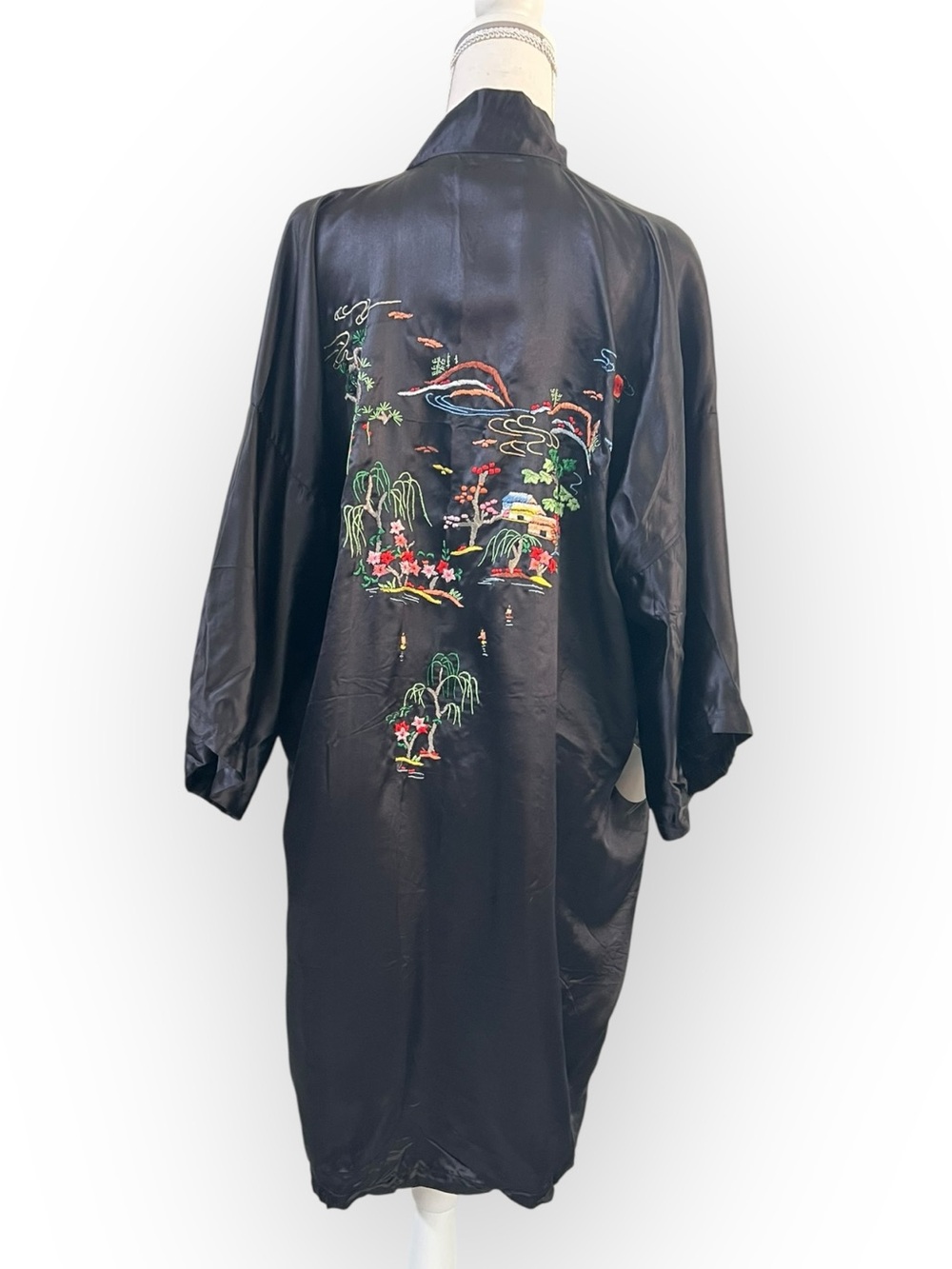 Vintage Pearls Silk Embroidered Kimono NWT XL